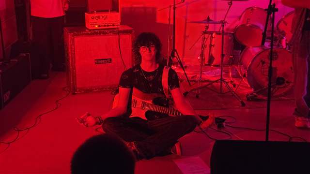 Guitar in the red room